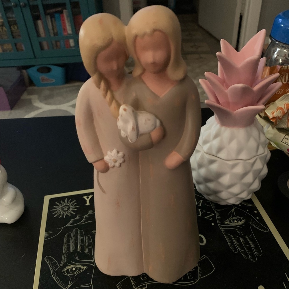 Handcrafted Gentle Soul collection, 2002 Friendship statue